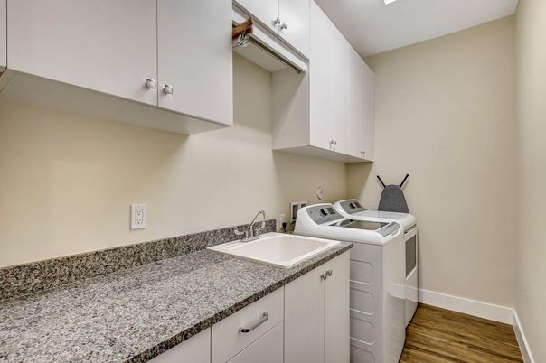 Interior, Washer, Wood Texture Flooring