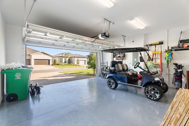 Garage, Interior