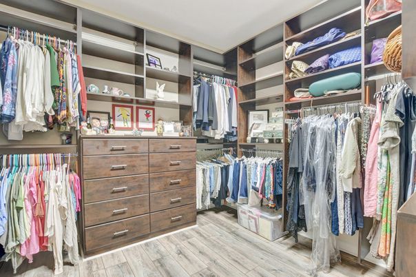 Interior, Walk-in Closets, Wood Texture Flooring
