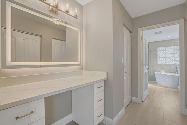 Bathroom, Free Standing Baths, Interior, Recessed Lighting, Wood Texture Flooring