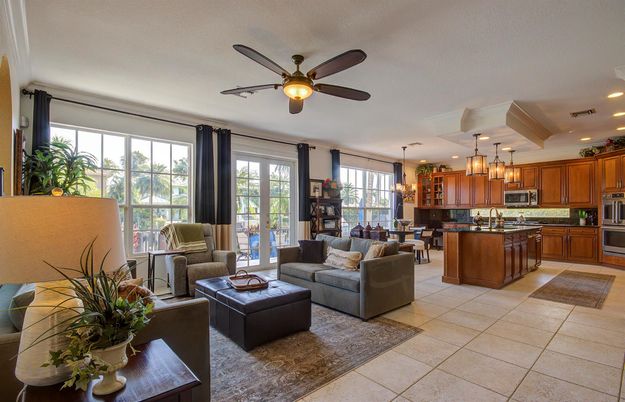 Dining room, Interior, Kitchen, Living room, Pendant Lights, Recessed Lighting, Stainless Steel Appliances
