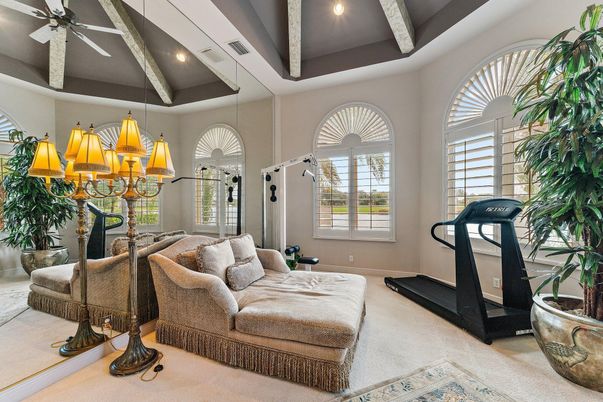 Fitness Equipment, Interior, Living room, Recessed Lighting