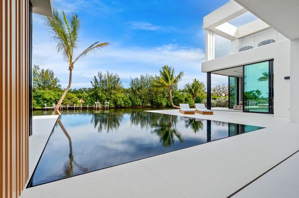 Exterior, Lake, Pool