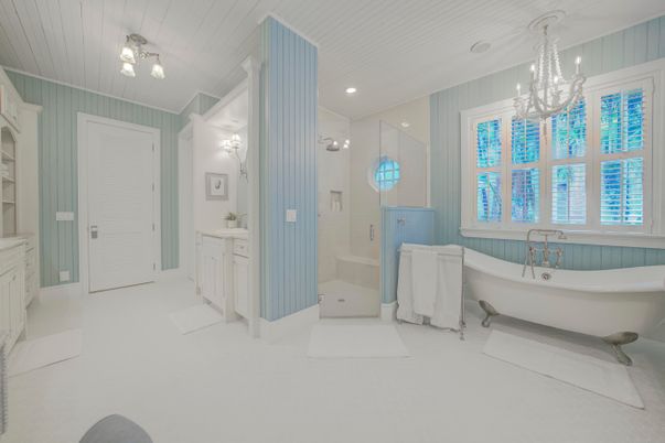 Bathroom, Chandelier, Free Standing Baths, Interior, Recessed Lighting
