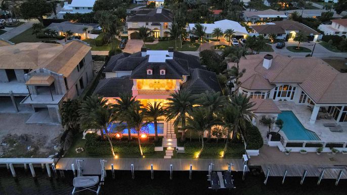 Exterior, Drone