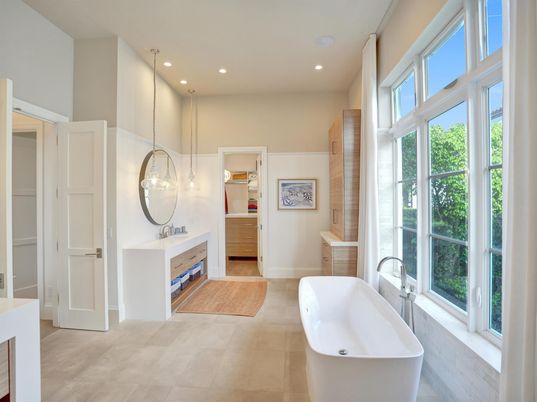 Bathroom, Free Standing Baths, Interior, Pendant Lights, Recessed Lighting
