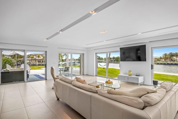 Interior, Living room, Recessed Lighting, Water
