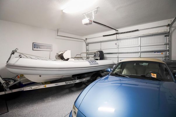 Garage, Interior