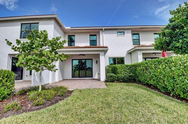 Backyard, Exterior, Facade, Mediterranean