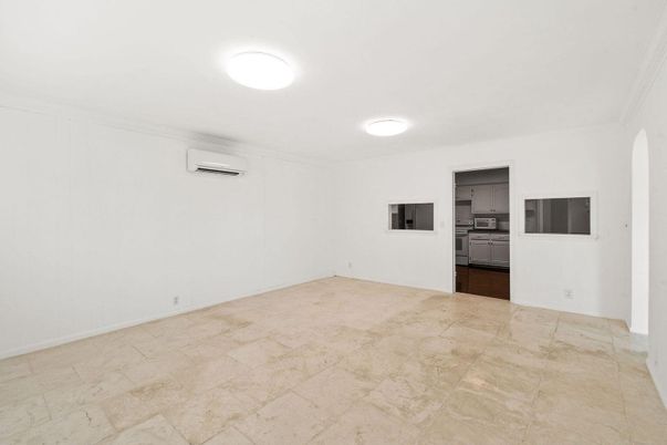 Empty room, Interior, Kitchen