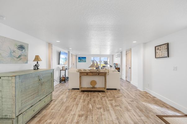 Interior, Recessed Lighting, Wood Texture Flooring