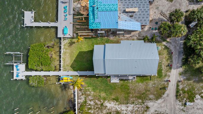 Exterior, Drone
