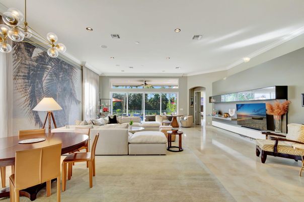 Dining room, Interior, Living room, Pendant Lights, Recessed Lighting
