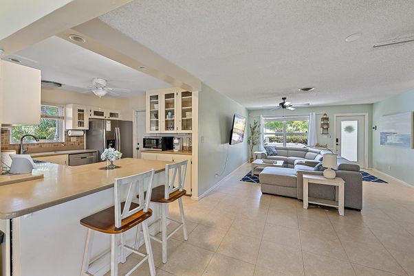 Interior, Kitchen, Living room, Recessed Lighting, Stainless Steel Appliances