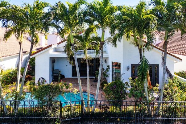 Exterior, Facade, Spanish Mediterranean