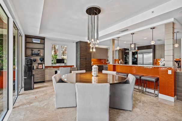 Dining room, Interior, Kitchen, Pendant Lights, Recessed Lighting, Stainless Steel Appliances