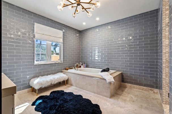 Bathroom, Interior, Recessed Lighting