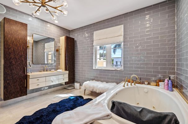 Bathroom, Interior, Pendant Lights