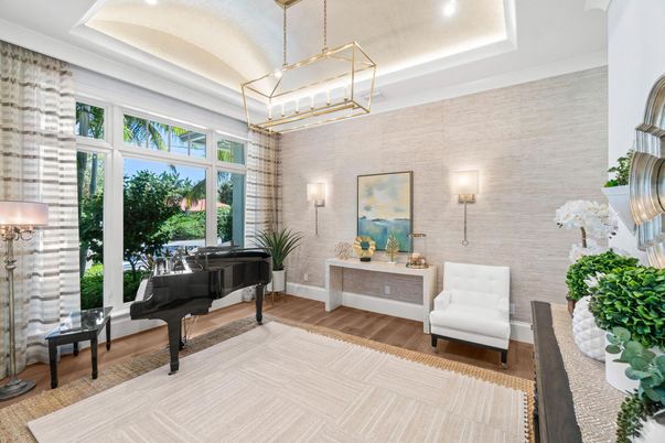 Interior, Pendant Lights, Piano, Recessed Lighting, Wood Texture Flooring