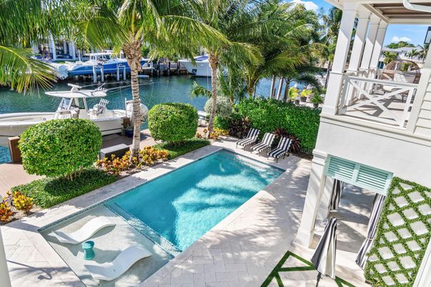 Exterior, Lake, Pool, Water
