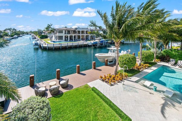 Exterior, Lake, Pool