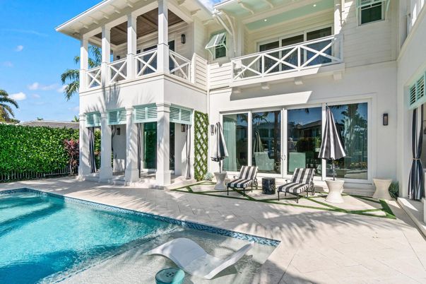 Exterior, Pool