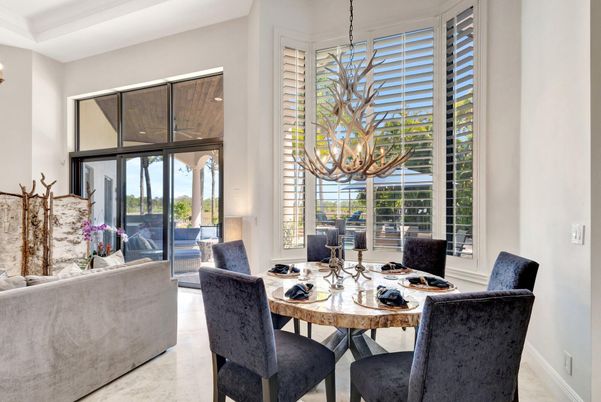 Chandelier, Dining room, Interior, Living room
