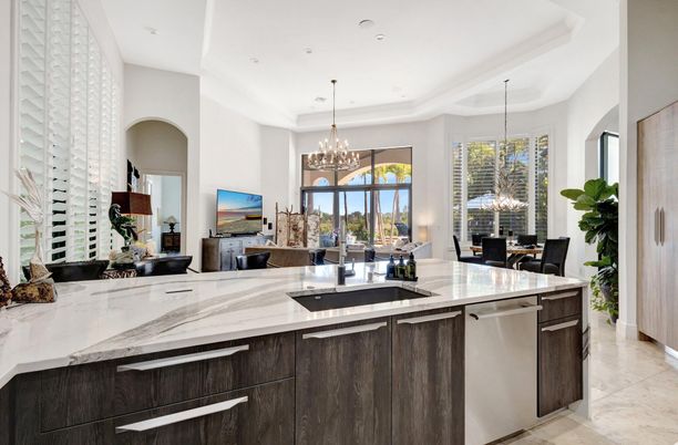 Chandelier, Dining room, Interior, Kitchen, Pendant Lights, Recessed Lighting, Stainless Steel Appliances