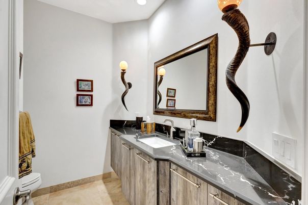 Bathroom, Interior, Recessed Lighting