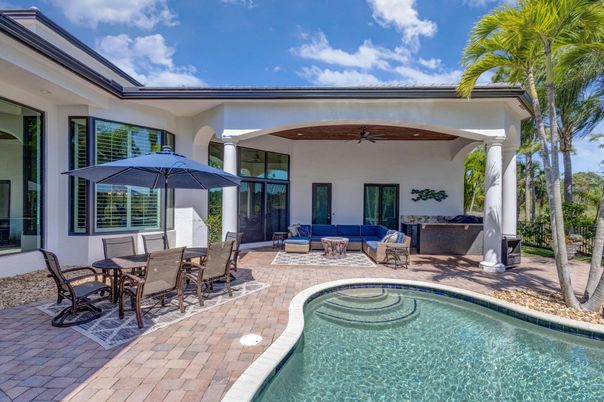 Exterior, Pool