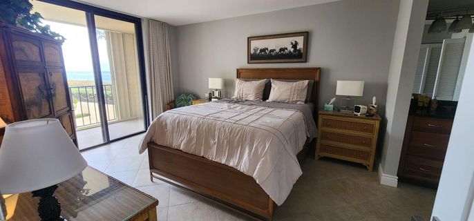 Bedroom, Interior, Water