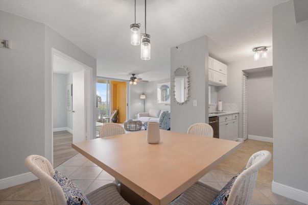 Dining room, Interior, Kitchen, Pendant Lights