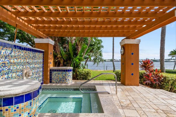 Exterior, Pool, Water