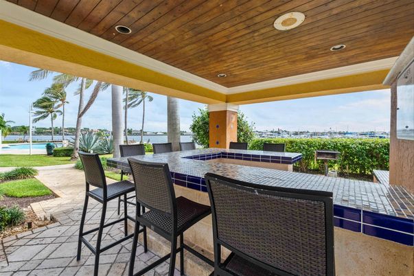 Exterior, Pool, Water
