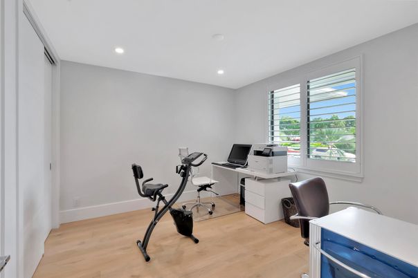 Home Office, Interior, Recessed Lighting, Wood Texture Flooring