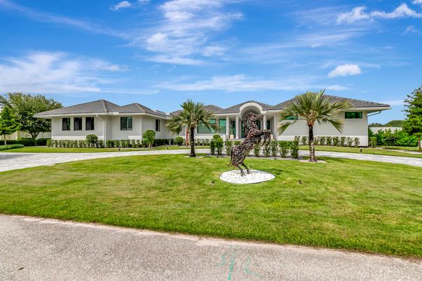 Backyard, Exterior, Facade, Ranch