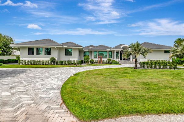 Backyard, Exterior, Facade, Ranch