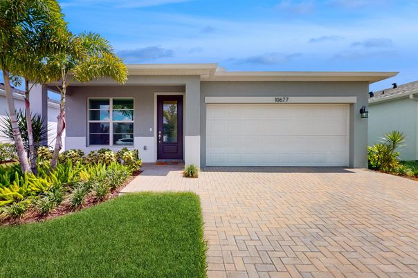 Attached, Exterior, Facade, Modern