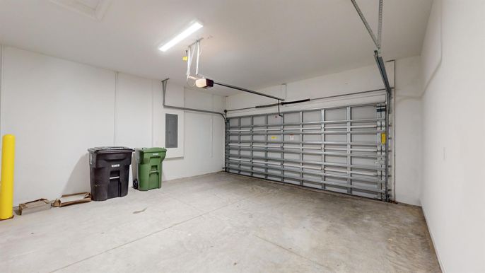 Garage, Interior