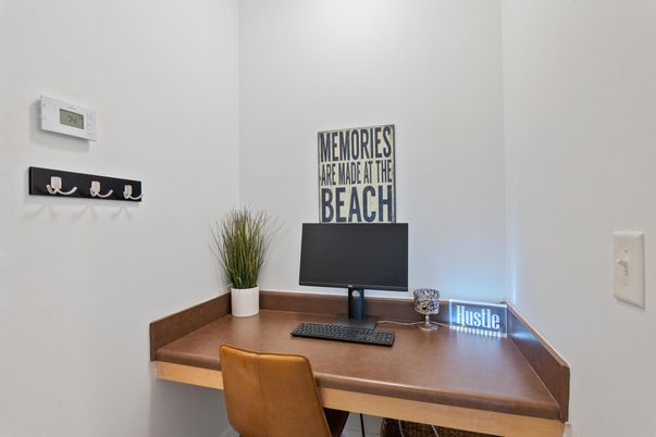 Home Office, Interior
