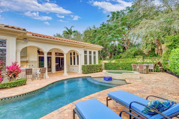 Exterior, Pool