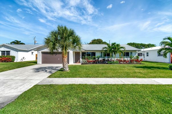 Attached, Backyard, Exterior, Facade, Ranch