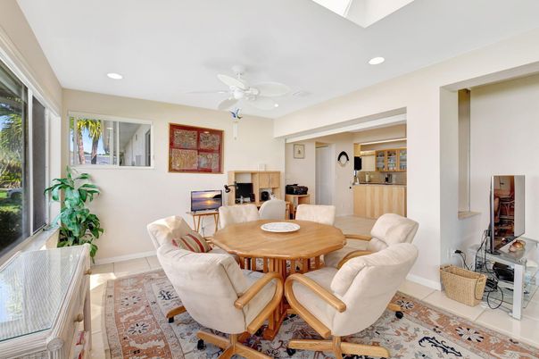 Dining room, Interior, Recessed Lighting