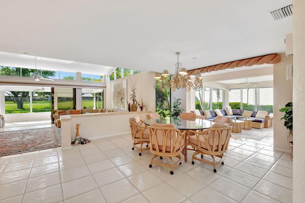 Chandelier, Dining room, Interior, Living room
