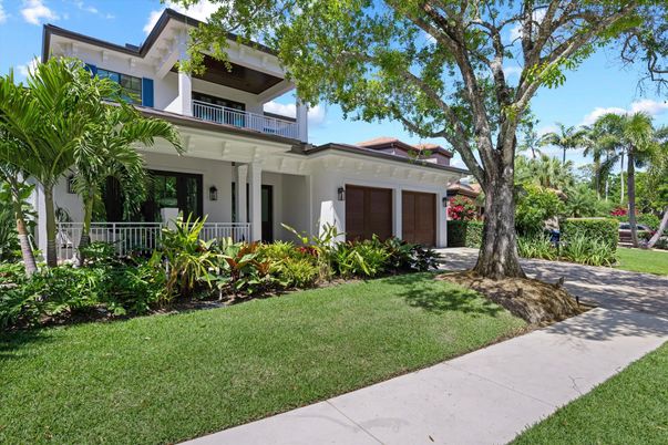 Backyard, Exterior, Facade, Modern