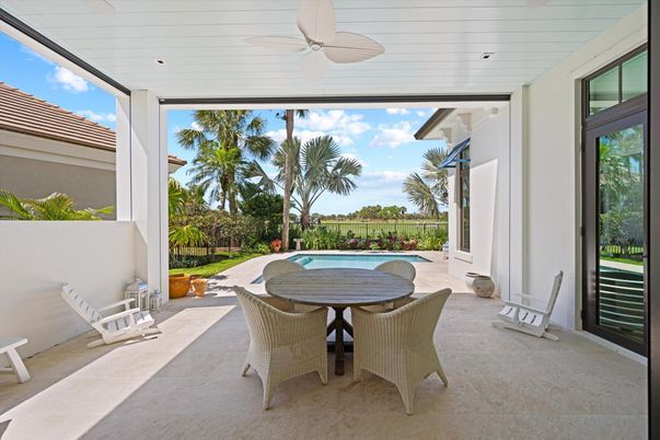 Interior, Pool, Sun Room