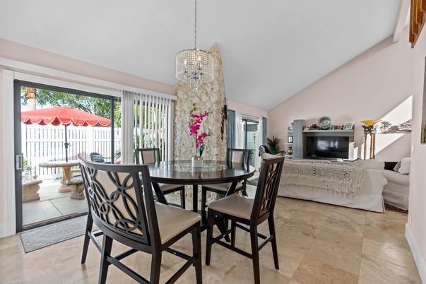 Chandelier, Dining room, Interior