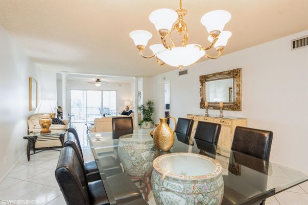 Chandelier, Dining room, Interior
