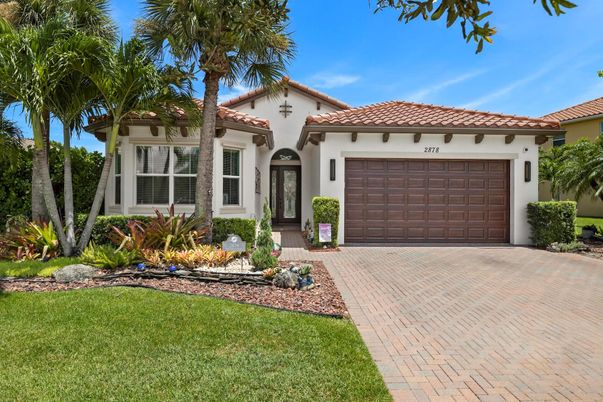 Attached, Exterior, Facade, Spanish Mediterranean