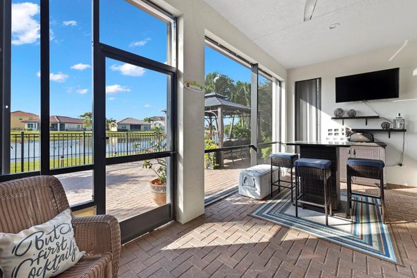 Interior, Sun Room, Water